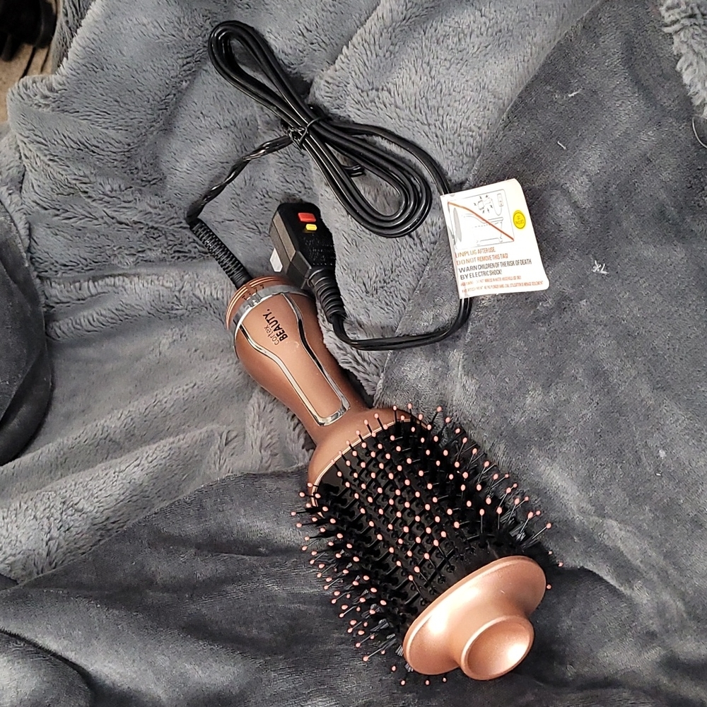 Cortex Beauty Breeze Brush NWOT